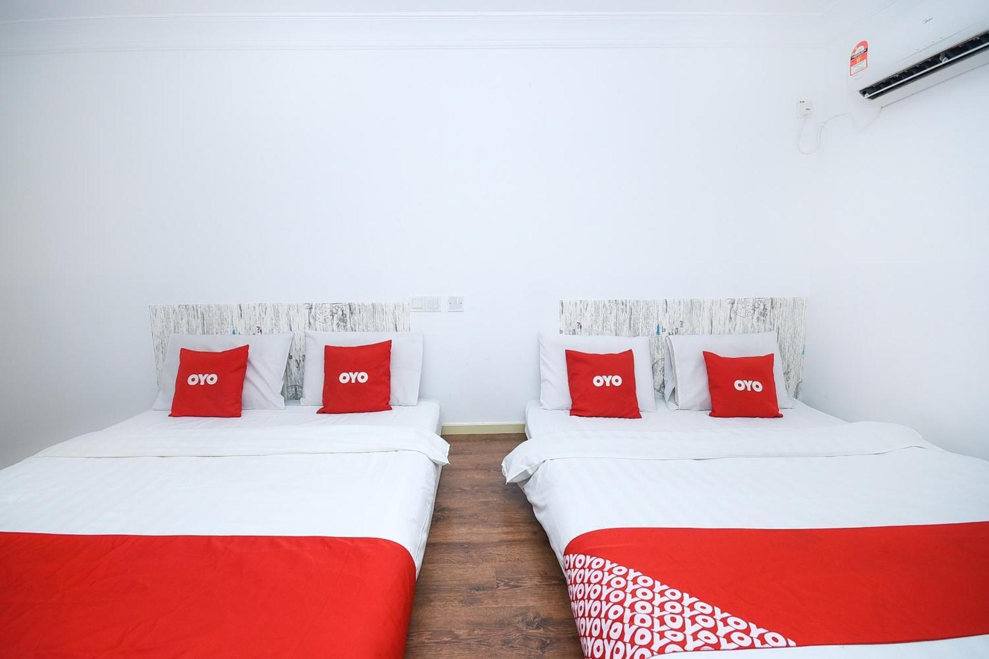Oyo 90820 River Inn ميري المظهر الخارجي الصورة