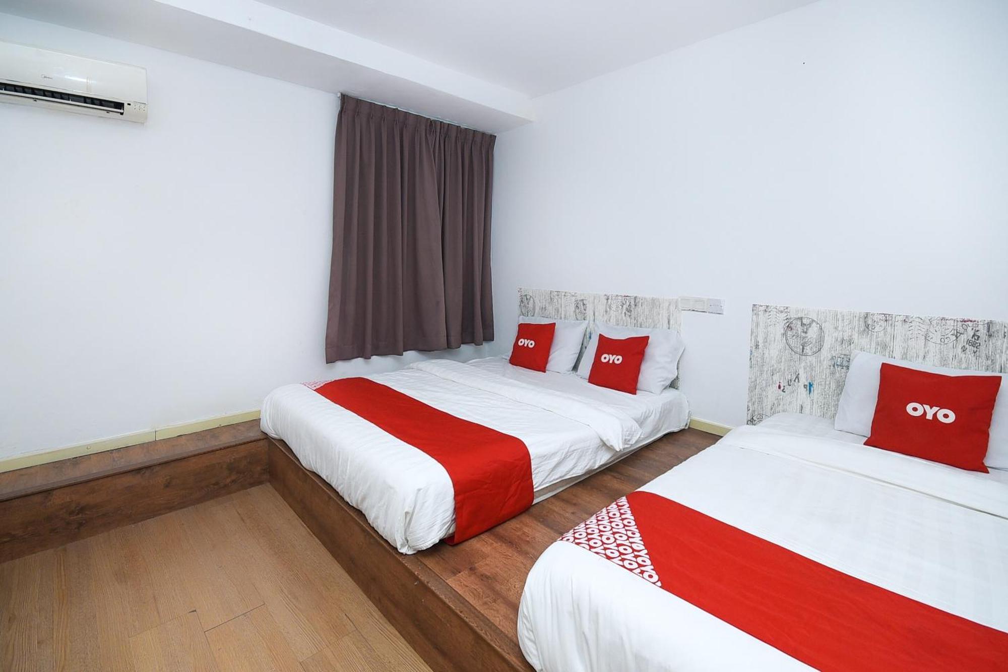 Oyo 90820 River Inn ميري المظهر الخارجي الصورة