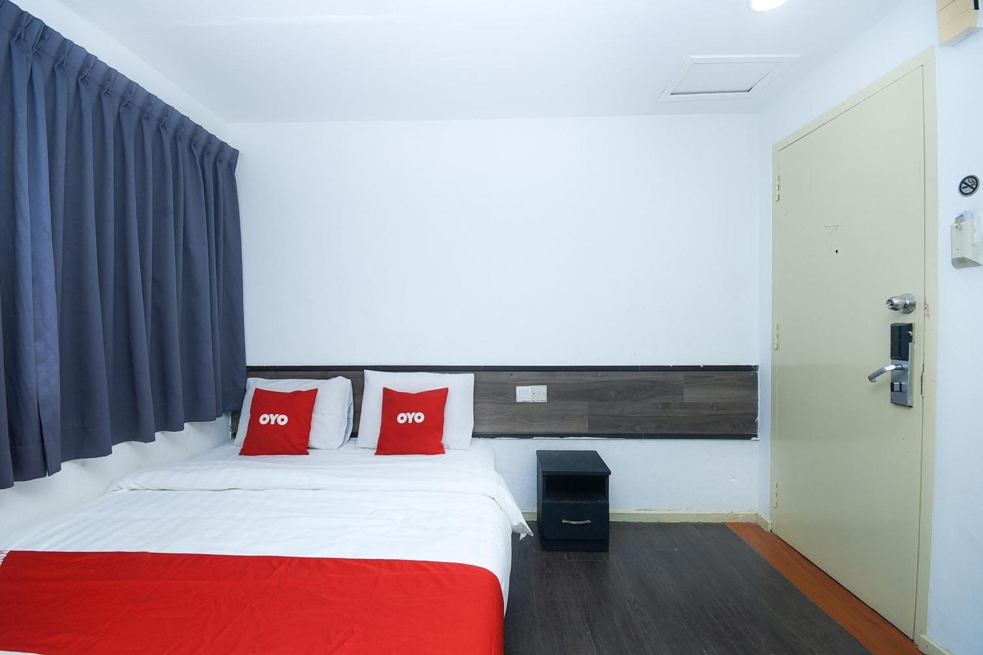 Oyo 90820 River Inn ميري المظهر الخارجي الصورة